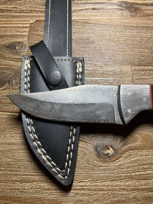 New Damascus hunting knife with leather sheath