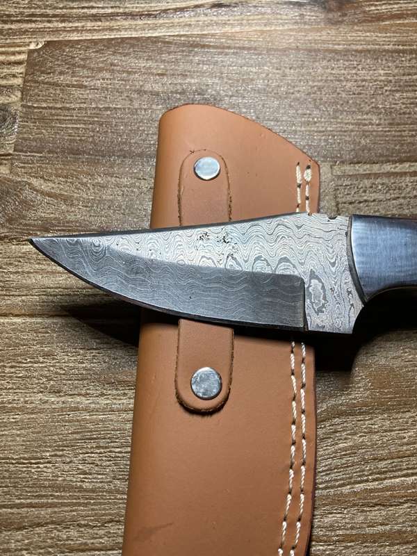 New Damascus hunting knife with leather sheath