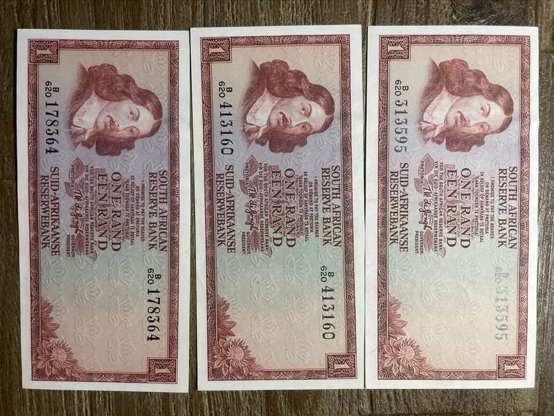 TW de Jongh  ***  R1  ***  1975 third issue  ***  3 notes not in sequence