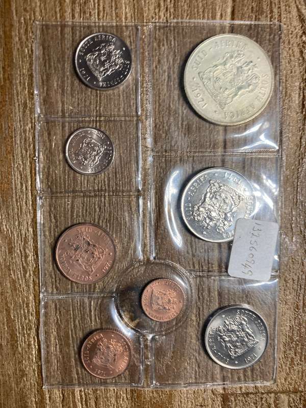 1971 uncirculated set with silver R1