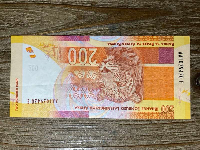 Marcus*R200 Error?* 2012 2nd issue -fold not consistent with manual fold -maybe through the machine