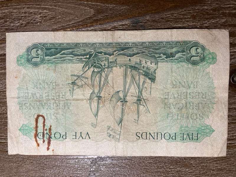 MH de Kock  *  5 pounds  *  third issue 1956  *  note rust and writing - filler only