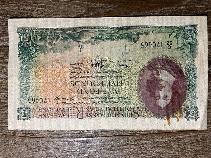 MH de Kock  *  5 pounds  *  third issue 1956  *  note rust and writing - filler only