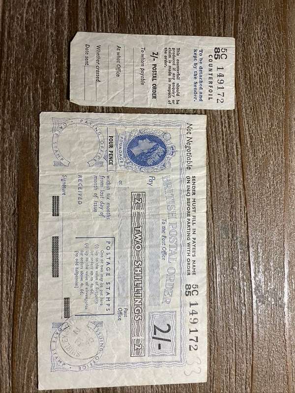 British postal order  *   2/ , 2 shilling  *  with centrefoil  *  very collectable