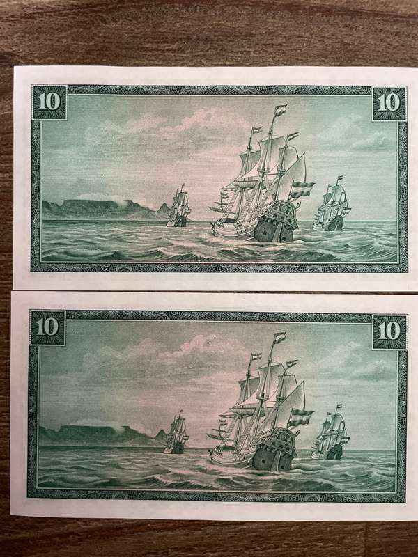 De Jongh *** R10 *** 1975 third issue *** 2 great consecutive notes