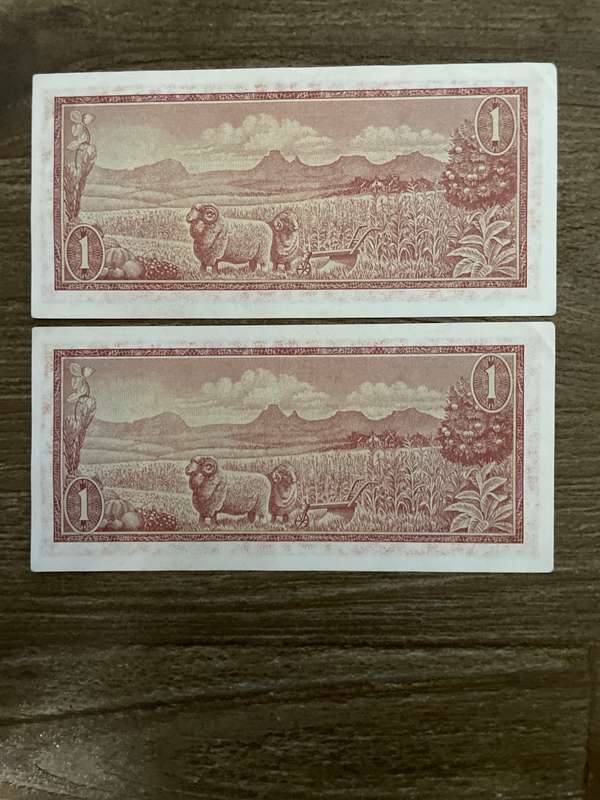 De Jongh *** R1 *** 1975 *** third issue *** 2 great consecutive notes, scarce
