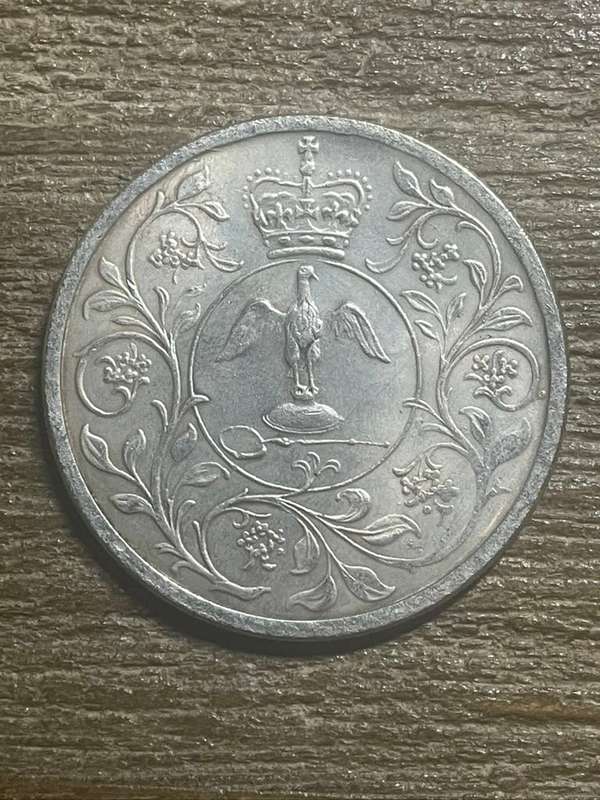1877 *** Elizabeth II crown *** Imitation Crown not silver