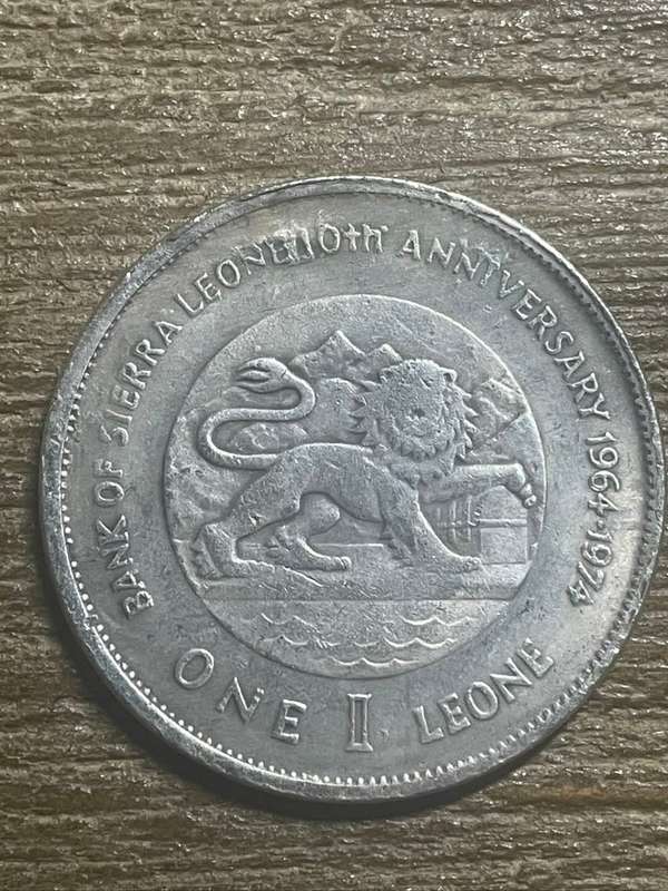 1 Leon 1974 *** Sierra Leon *** Imitation Crown not silver