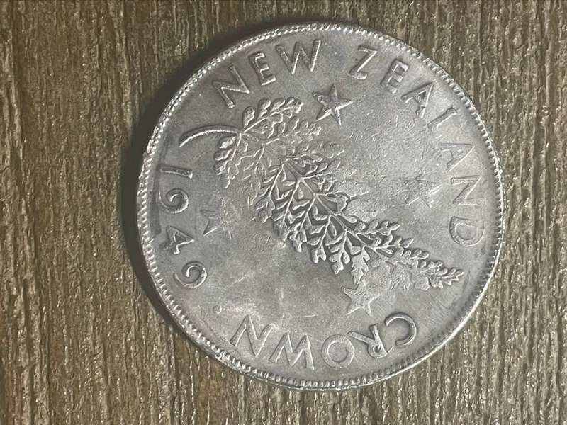 1949 *** New Zealand crown *** Imitation Crown not silver