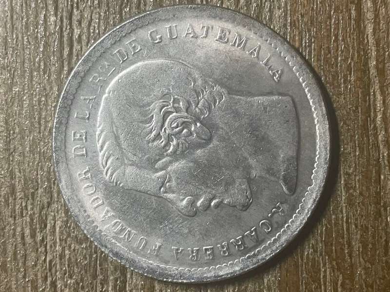 1867 *** unpeso *** Imitation Crown not silver