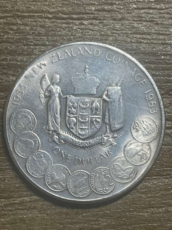 1903 *** New Zealand $1 *** Imitation Crown not silver
