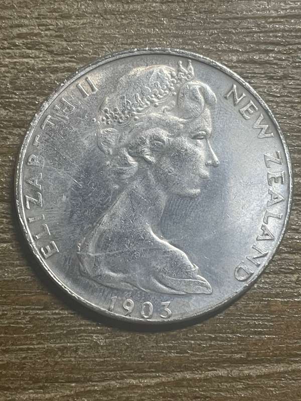 1903 *** New Zealand $1 *** Imitation Crown not silver