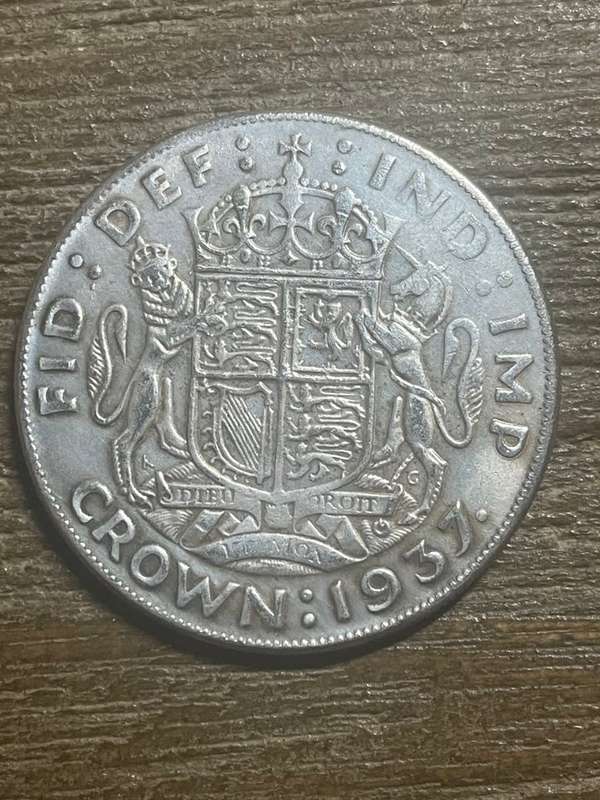 1937 *** Crown  *** Imitation Crown not silver