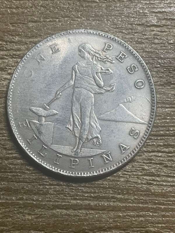 1908 *** Phillipines un peso *** Imitation Crown not silver