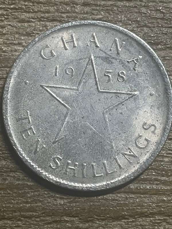 1958 *** Ghana 10 shilling *** Imitation Crown not silver
