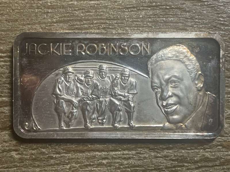 Silver 1 oz *** Jackie Robertson *** 1976 Hamilton Mint selling for appr R1800 on ebay