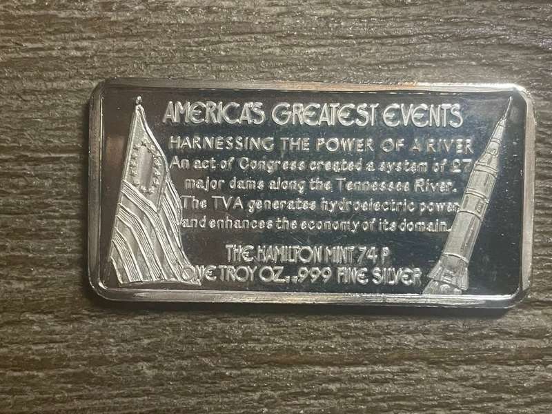 Silver 1 oz *** TVA *** 1976 Hamilton Mint selling for appr R1800 on ebay