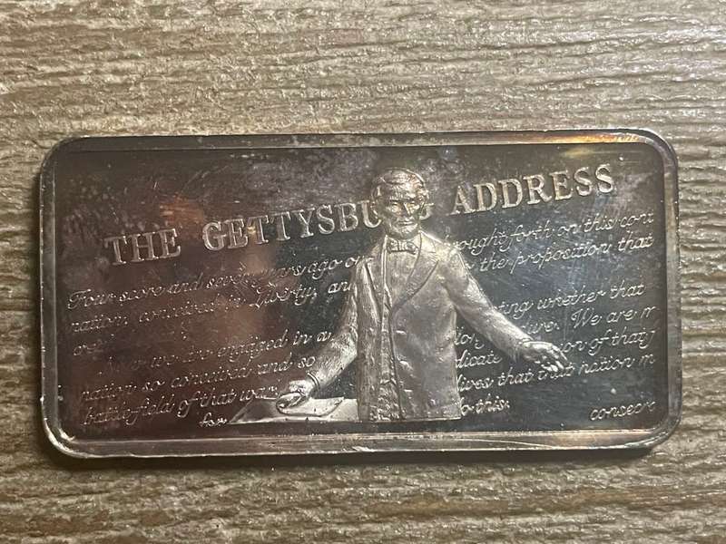 Silver 1 oz *** Gettyberg address *** 1976 Hamilton Mint selling for appr R1800 on ebay
