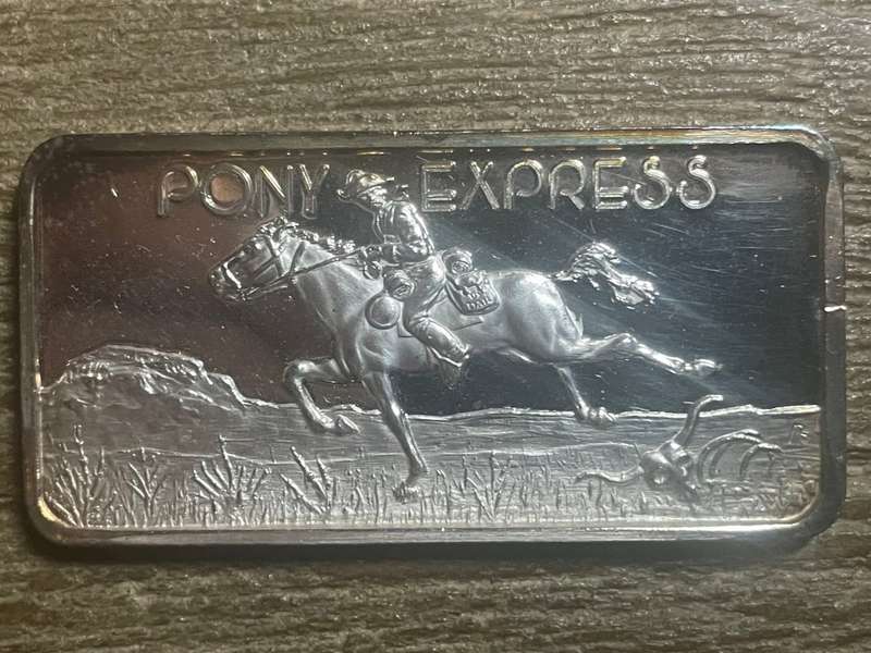 Silver 1 oz *** Pony Express *** 1976 Hamilton Mint selling for appr R1800 on ebay