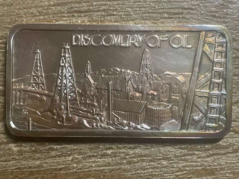 Silver 1 oz *** Discovery of oil *** 1976 Hamilton Mint do your research