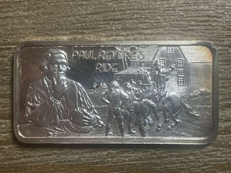 Silver 1 oz *** Paul Reveres Ride *** 1976 Hamilton Mint selling for appr R1800 on ebay