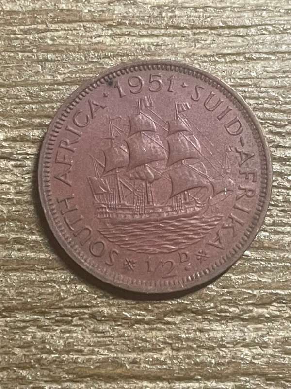 1951 *** 1/2 Penny *** Interestring toning details still very visible