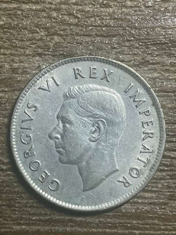 1943 *** 2 shilling *** A/unc  highly collectable