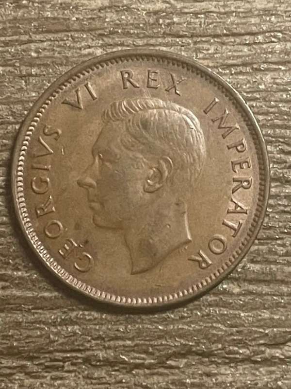 1942 *** 1/2 Penny *** A/unc  under R100