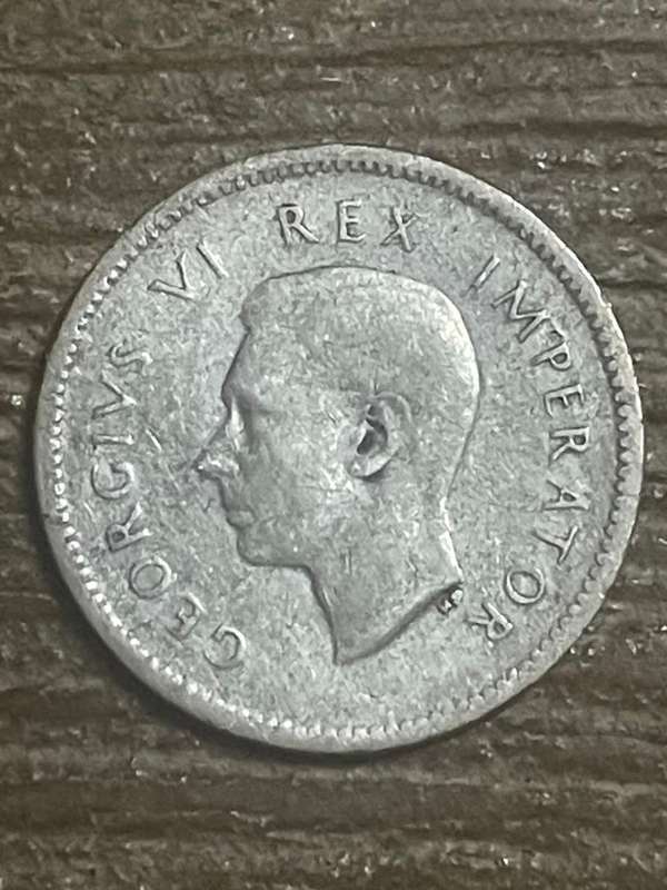 1943 *** 3P *** Filler coin please view picture