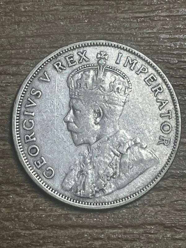 1932 *** 2 shilling *** A/unc  highly collectable