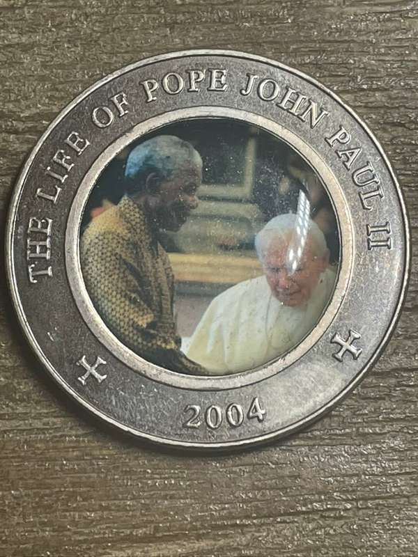 2004 *** Somalia 25 Shilling  *** Features Pope John Paul II and Mandela