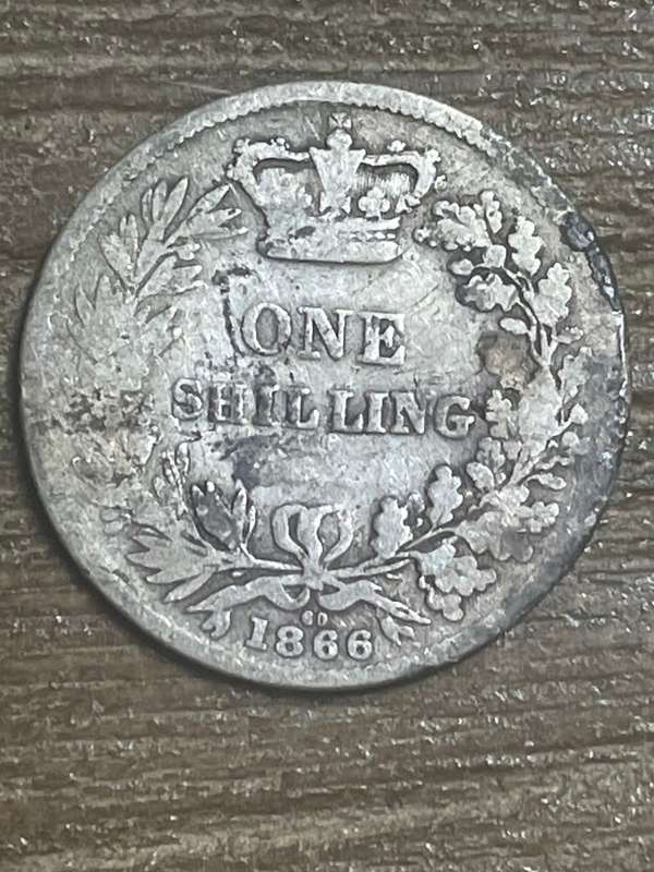 1886 *** British Shilling *** fine condition please view picture