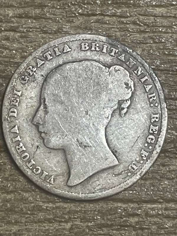 1886 *** British Shilling *** fine condition please view picture