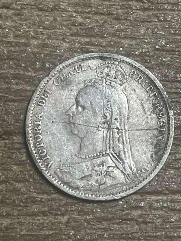 1888 *** British 6P silver coin *** vf but deep scratch
