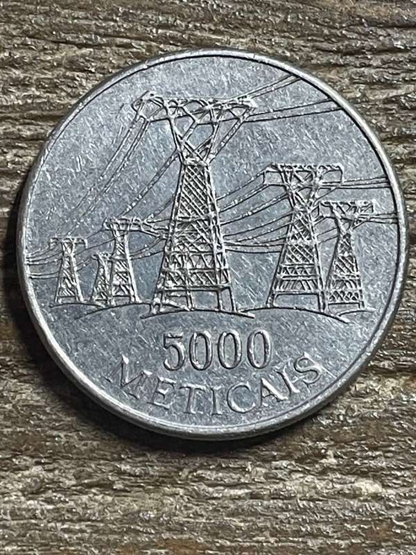 1998 *** 5000 meticais *** Mocambique high denomination