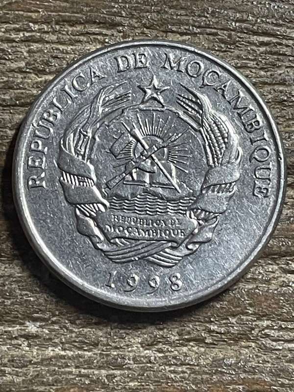 1998 *** 5000 meticais *** Mocambique high denomination