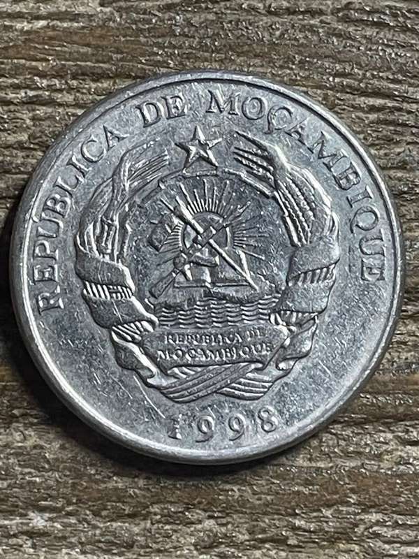 1998 *** 5000 meticais *** Mocambique high denomination