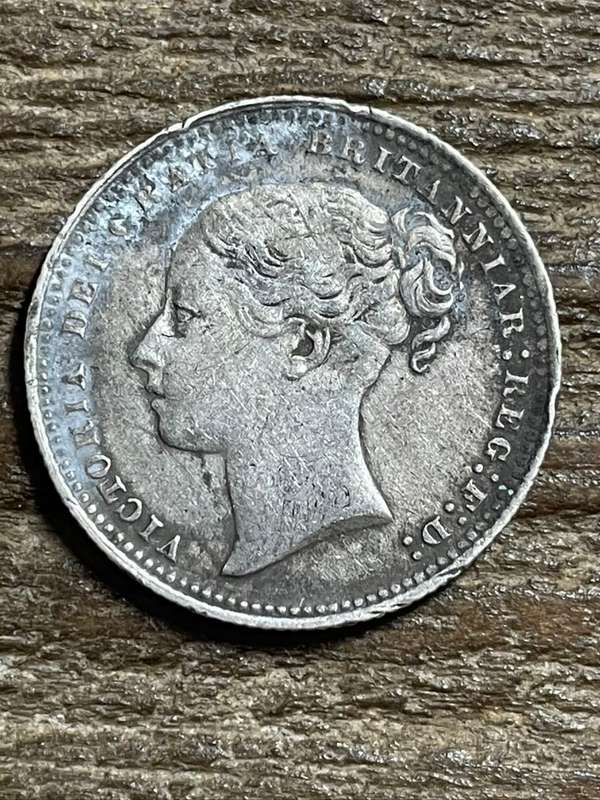 1872 *** British shilling *** Decent features for its age