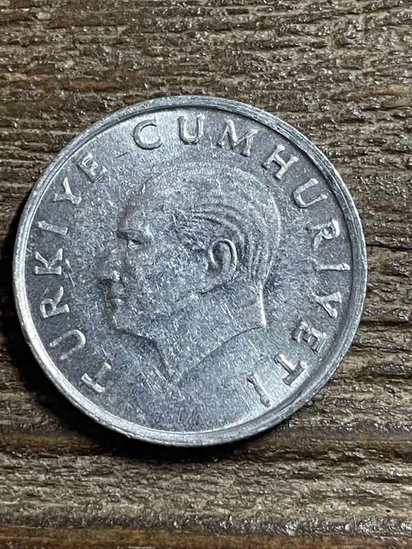 1985 *** Turkey 10 lira *** Aluminium coin