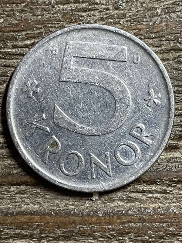 1977 *** Swedish 5 Kroner *** au condition