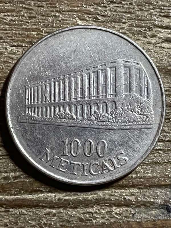 1994 *** Mocambique 1000 meticais *** Seldom offered