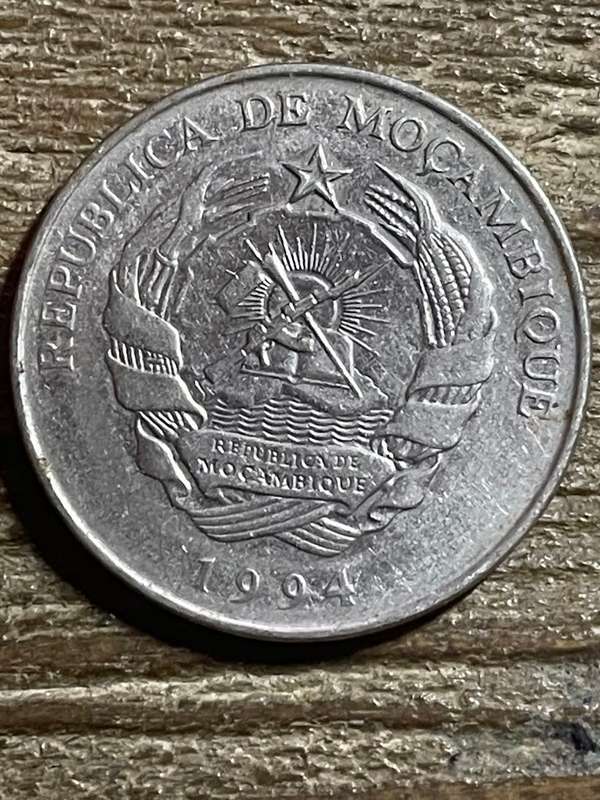 1994 *** Mocambique 1000 meticais *** Seldom offered
