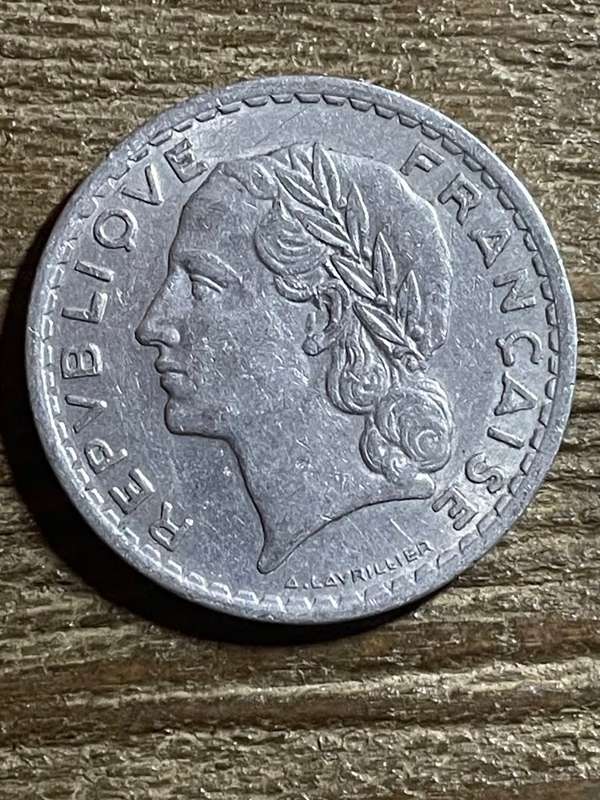 1945 *** French 5 Franc *** WW2 era aluminium coin