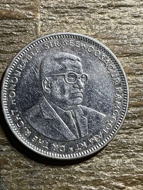 2012 *** Mauritius 1 rupee *** au pictures not good