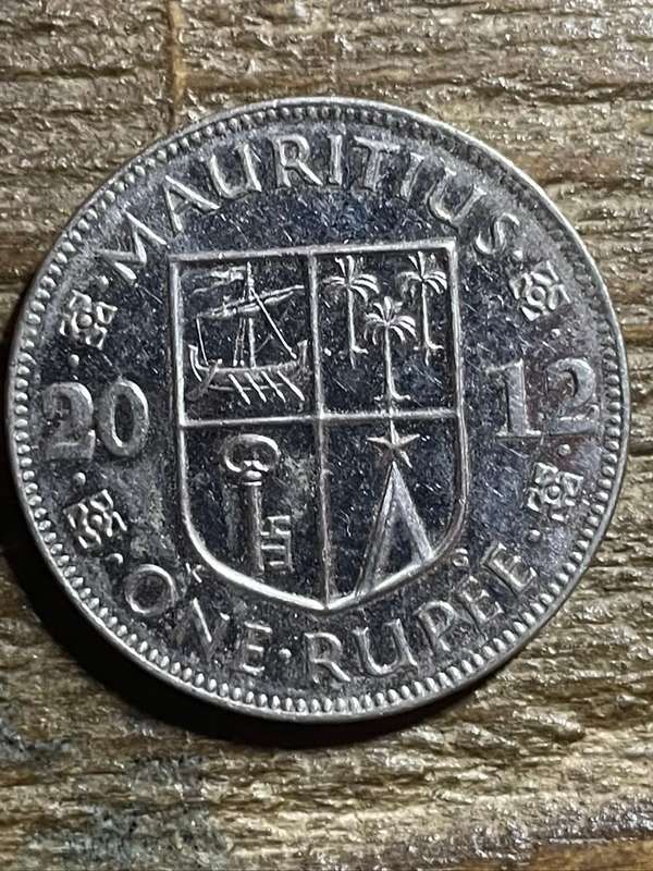 2012 *** Mauritius 1 rupee *** au pictures not good