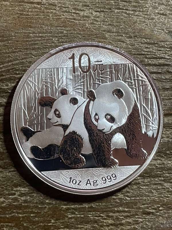 2010 *** 1 OZ SILVER *** Chinese Panda
