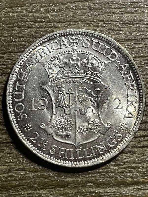 1942 *** 2 1/2 Shilling  *** AU+ excellent coin