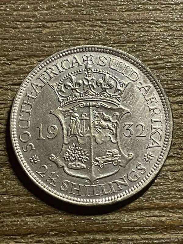 1932 *** 2 1/2 Shilling  *** a/unc  please see pictures