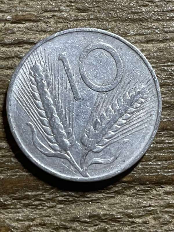 1951 *** Italian 10 Lira *** Aluminium coin