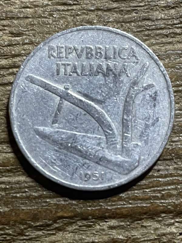 1951 *** Italian 10 Lira *** Aluminium coin